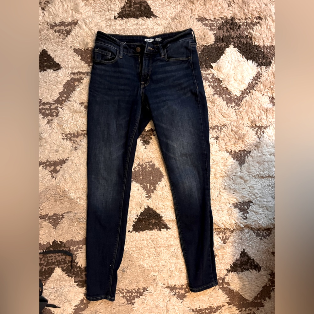 Old Navy Rockstar Mid Rise super skinny Jean  dark wash size 4